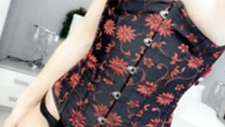 Cuteherminie, ridings dildo and cumming hard.