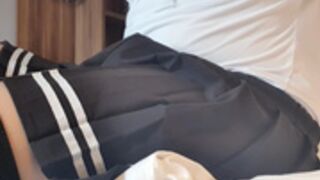 Femboy in a cute Outfit shows his Thighs