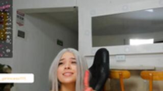 Kaitlyn_Milleer glitter show