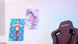 uhhottie super hot teen maturbate and strip 3