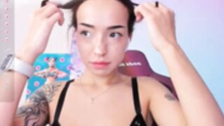 uhhottie super hot teen maturbate and strip 3