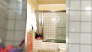 bri teresi bath tub show