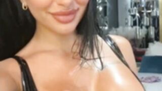 Nicolebella facial