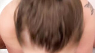 Avanicks bathtub suck and cum