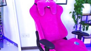 elizabeth__gray  fucking breast milk holy cow, wow