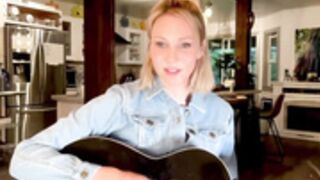 Kaileeshy covers Bright Eyes