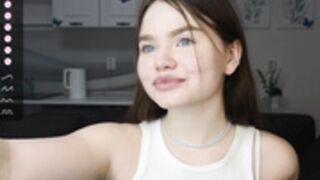 sharonscarla trying out face tracking camera comedy