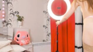 mila_milka_ showing pussy 20230828