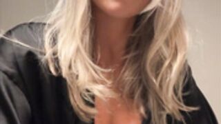 Kirsten Knight onlyfans tits reveal