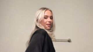 Kirsten Knight onlyfans tits reveal