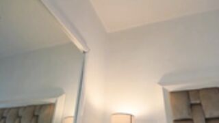 Leah_Prada_ oiling her ass