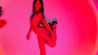 Julianameneses Naked Light Show