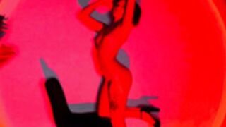 Julianameneses Naked Light Show