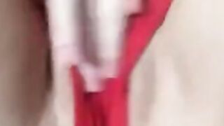 Sexy Pearl rubs her pussy in private