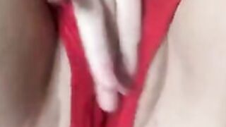 Sexy Pearl rubs her pussy in private