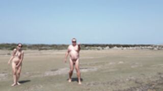 Nous deux en mode promenade à poil!