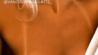 Vanessinha V 3