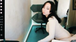 sue_vau - very interesting girl...