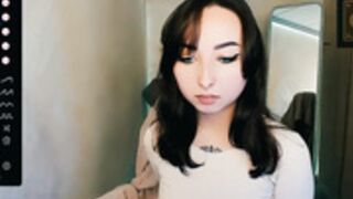 sue_vau - very interesting girl...