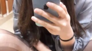 Asia-lynn squirt towards mirror