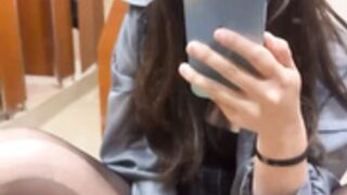 Asia-lynn squirt towards mirror