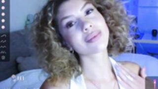 hottie_lola69 2023-08-20  non nude sexy afro hairdo