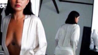 webcamgirl in silk have sex fun for mirror