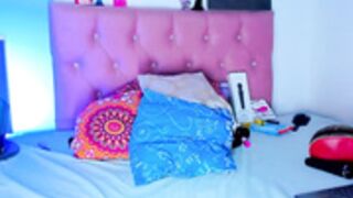 Camigingerxx redhead loves to please other models in c2