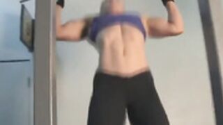 strong fucking bitces want you to fap