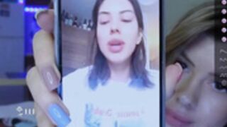 hottie_lola69 2023-08-15 talks a lot
