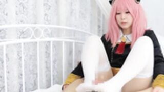Anya Footjob
