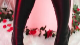 Yor Forger Striptease