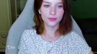 ketlinrous Cute face and  messy hairy downstairs