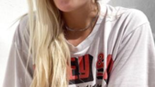 Dani Fae just talking