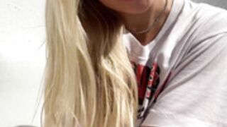 Dani Fae just talking