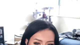 Niamh Velvet & shaftuk