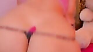 LissanaScott-I miss my pink room was beautiful