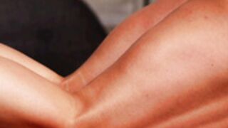 OMFucking Size!!, Big Red