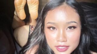 Goddessnutty2 [Soles in the pose] [Toe spread]