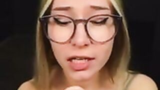 Bigtittygothegg sis gives bro a BJ