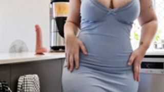 mandy_lee fat ass girl bounce on dildo in the kitchen