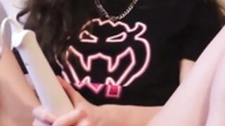 Hannahowo - Vibrator masturbation