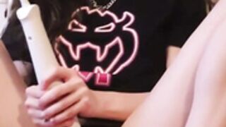 Hannahowo - Vibrator masturbation