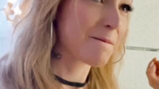 Elisa seduces a man in hotel sextape part 1