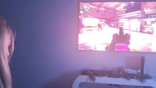 Lilylanes Sex While Gaming