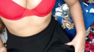 kajal13 Hot Indian Girl Shows Her Armpits