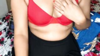 kajal13 Hot Indian Girl Shows Her Armpits