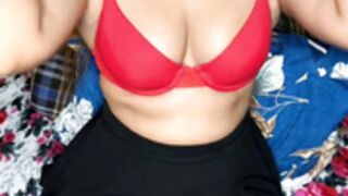 kajal13 Hot Indian Girl Shows Her Armpits