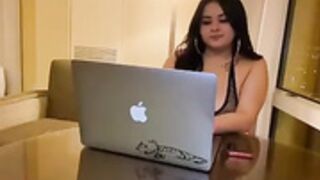 Kissingcousins suck a big black cock