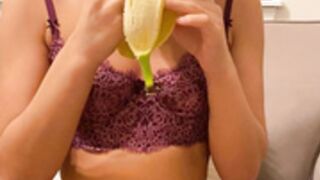 Destinilaspesa banana slut